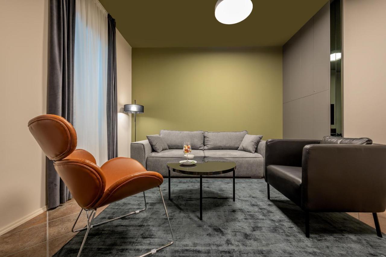 Green, Deluxe Two Bedroom Apartament Split