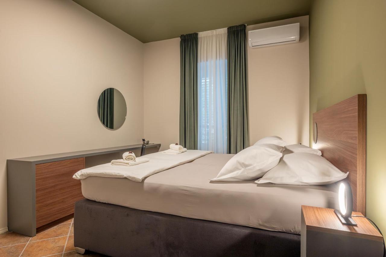 Green, Deluxe Two Bedroom Apartament Split