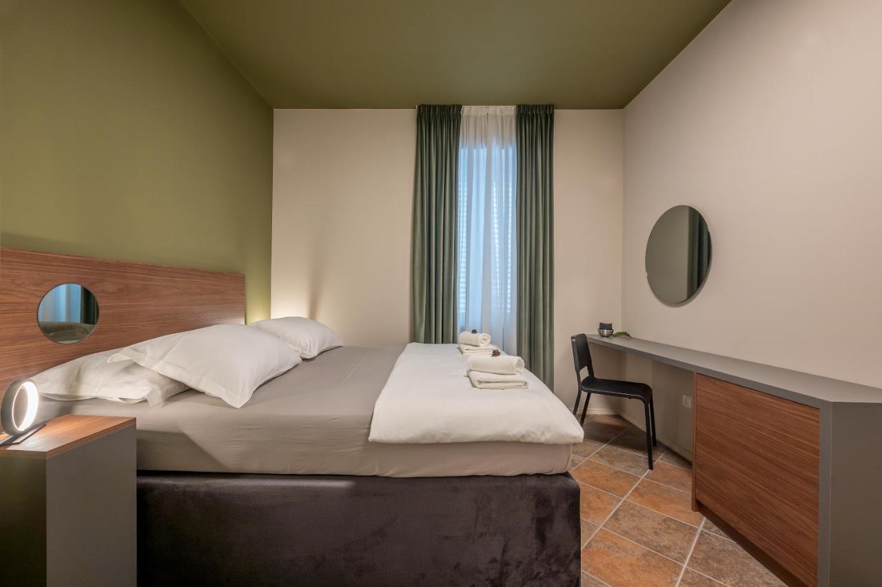 Green, Deluxe Two Bedroom Apartament Split