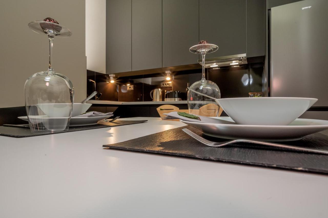 Green, Deluxe Two Bedroom Apartament