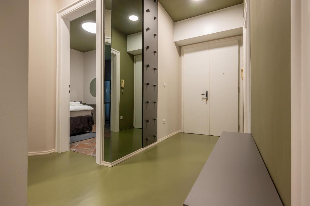 Green, Deluxe Two Bedroom Apartament